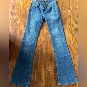 Designer Boutique Rare Silver Dagger Women's Blue Jeans SZ-27 like new!